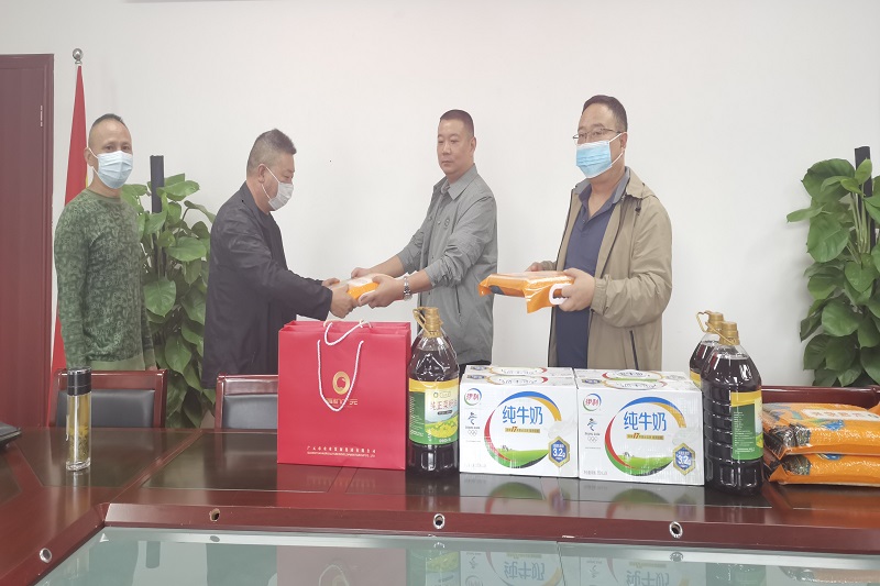 凯时尊龙人生就是博集团工会慰问一线疫情防控人员